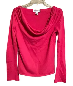 Vintage‎ Bloomingdales Pink Cashmere Sweater thumbnail 1