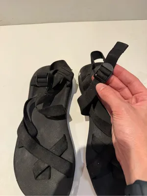 Classic Black Strappy Hiking Outdoor Sandals - Size 9 thumbnail 6