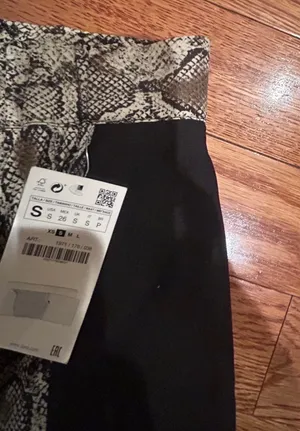 Zara BASIC NWT TRENDY NWT BLACK/front snake print pleated midi skirt S thumbnail 5