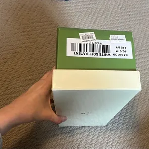 Kate Spade Cream and green box thumbnail 5