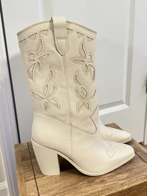 VINCE CAMUTO Alisah Square Toe Western Boot in Rich Cream Size US 8.5 thumbnail 4