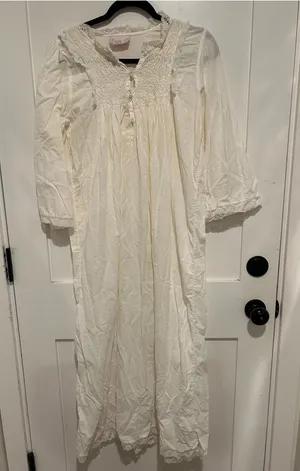 Vintage Saybury Women's Sm White Cotton Embroidered Lace Nightgown Maxi Peasant thumbnail 1