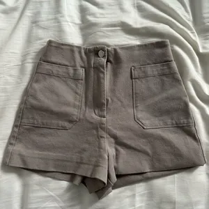 Aritzia Wilfred High Waist Tan Shorts *NEEDS REPAIR* thumbnail 1