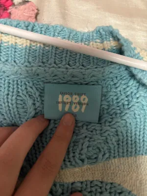 Taylor Swift 1989 Cardigan M/L thumbnail 3