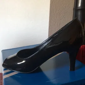 Shoes thumbnail 2