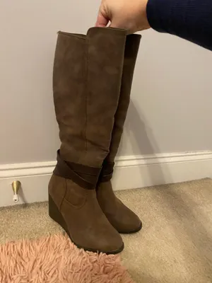 Brown Heeled boots Size 7 thumbnail 2