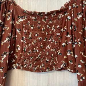 BP. Long Sleeve Floral Crop Top with Lace Trim –‎ Size Small thumbnail 4