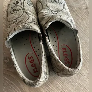 KLOGS Gray Floral Slip-On Nursing Shift Shoes | Comfort Work Clogs | Sz 7 thumbnail 4
