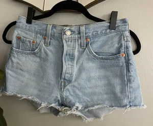 Levi's 501 Light Wash High Rise Denim Shorts Raw Hem Size 25 thumbnail 5