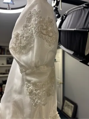 Ivory Lace Tulle Bridal Gown with Puff Sleeves thumbnail 3
