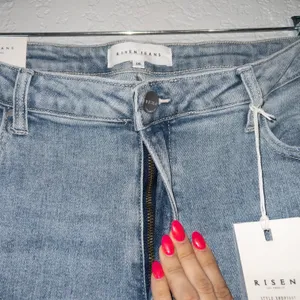 Risen NWT High Rise Distressed Boyfriend Medium Wash Jeans Size 2XL thumbnail 7