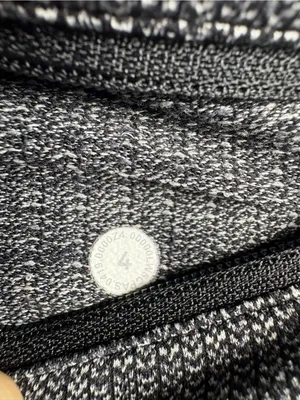 Lululemon Speed Up Tight 28" *Full-On Luxtreme size 4 thumbnail 10