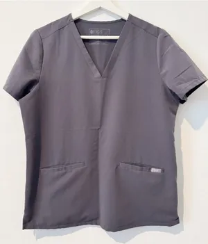 Figs Casma Scrub Top Size M Gray Three‎ Pocket V Neck Medical Hospital Corpcore thumbnail 1
