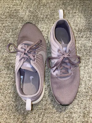 Nike Lavender Tennis Shoes thumbnail 1