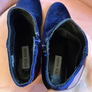 Steve Madden blue velvet booties thumbnail 6