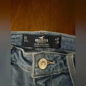 HOLLISTER ― 5 SHORT ― MID-RISE JEAN LEGGING Distressed Light Wash Jeans thumbnail 4