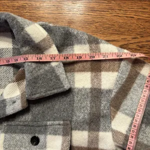 Women's Plaid Shacket Jacket Size Large.‎ Cream, Grey, Brown thumbnail 4