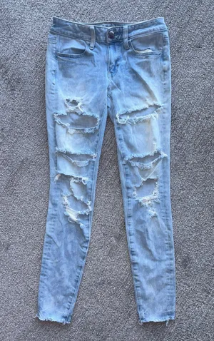 American Eagle Distressed Jeans Size 2 thumbnail 1