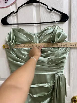 Prom dress green color thumbnail 9