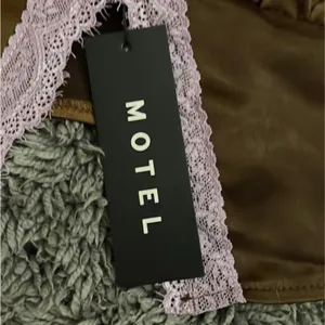 Motel tank top satin NWT thumbnail 3