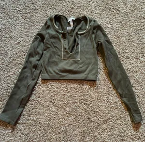 Altar'd State cropped long sleeve thumbnail 1