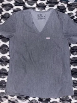 FIGS Scrub Top One-Pocket Catarina thumbnail 1