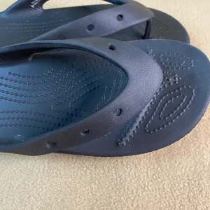 Crocs Women's Black Flip Flop Sandals Comfort Footwear Casual Summer beach Sz‎ 9 thumbnail 5