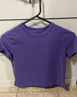 Lululemon Short Sleeve thumbnail 1