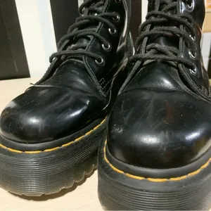 UK Dr Martens "Jadon” Platform LaceUp Leather Combat Style Boots Size 6 Woman's thumbnail 3