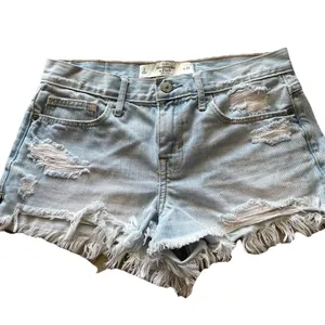 Abercrombie&Fitch ShortsSize 2 W 26 Blue Denim Distressed Frayed Hem Light Wash thumbnail 8