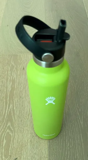 Green hydroflask water bottle thumbnail 1