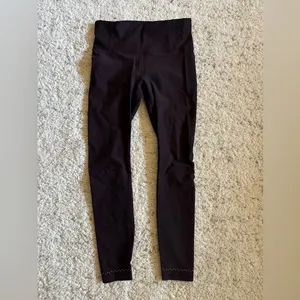 Lululemon In Focus Run Tight Size 10 Plum‎ Shadow PSHW Reflective Details thumbnail 3