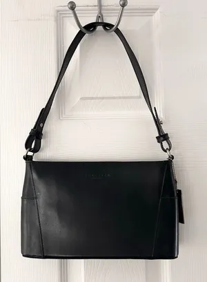 Kenneth Cole Reaction Black Leather Structured Mini Y2K Vintage Shoulder Bag thumbnail 1