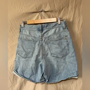Madewell baggy jean shorts thumbnail 3