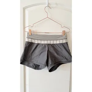 Lululemon Speed Up Shorts Womens 4 Grey Striped Waistband Neon Zip Running‎ 2.5" thumbnail 3