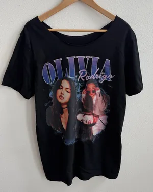 Olivia Rodrigo off-the-shoulder black graphic tee thumbnail 1
