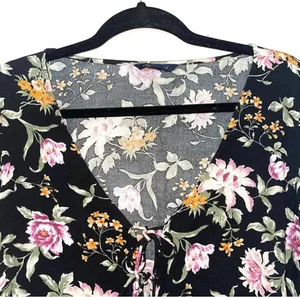 American Eagle Tie Front Floral Print Top Black Multi Ruffle Hem Peplum thumbnail 4