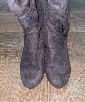 Dark Gray Boots Women’s 8 thumbnail 4