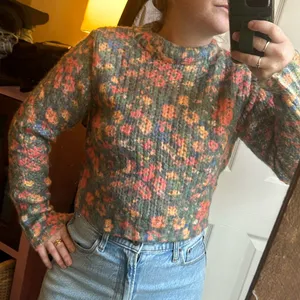 Floral Sweater thumbnail 1
