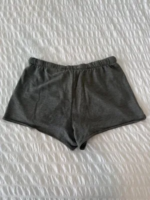 H&M Green Sweatshorts thumbnail 3