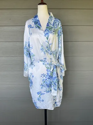 Flora Nikrooz “Sabrina” Floral Print Satin Robe thumbnail 2