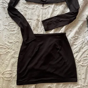Never Worn Black S Crop Top And Skirt Set thumbnail 4
