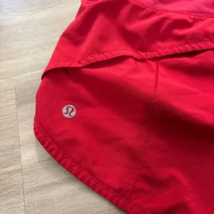 Lululemon Speed Up Short 2.5" Flamenco Red Women Size 6 thumbnail 4