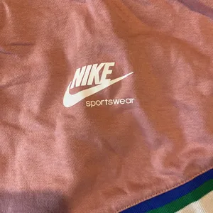 Nike Women's Sportswear Heritage Fleece Sweatshirt thumbnail 3