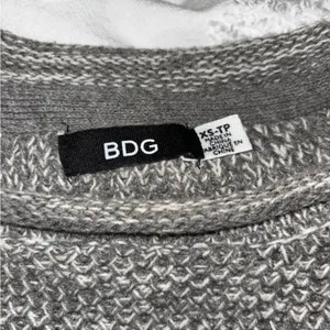 BDG Gray Textured Knit Cropped Crewneck Sweater thumbnail 2