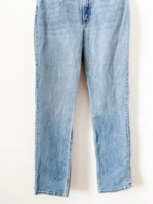 Abercrombie & Fitch Curve Love Ultra High Rise 90s Straight Jean thumbnail 12