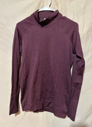Lululemon long sleeve thumbnail 1