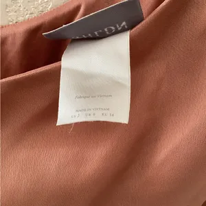 BHLDN Dylan One-Shoulder Satin Side-Slit Gown in Sedona Dusty Pink Anthropologie thumbnail 7
