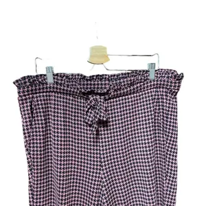 Torrid Slim Taper Studio Ponte High Rise Tie Pant Pink Houndstooth Plus Size 1X‎ thumbnail 4