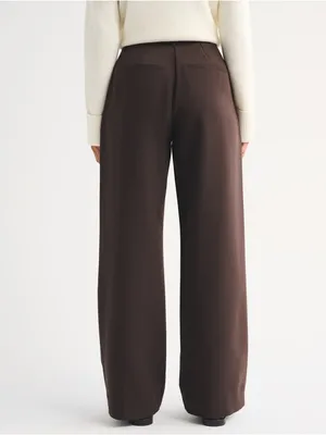 Abercrombie & Fitch Curve Love A&F Sloane Tailored Wide Leg Pant in Dark Coffee thumbnail 4